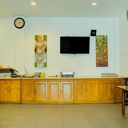 Townhouse Oak Palembang Near Jembatan Ampera Formerly Azzura Hotel 외부 사진