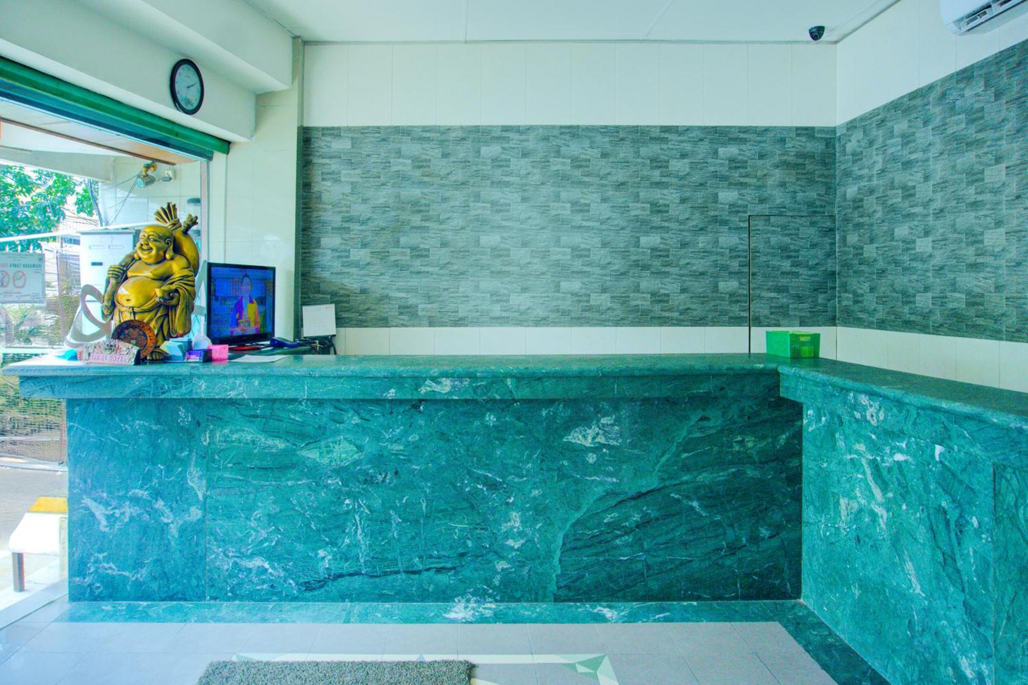 Townhouse Oak Palembang Near Jembatan Ampera Formerly Azzura Hotel 외부 사진