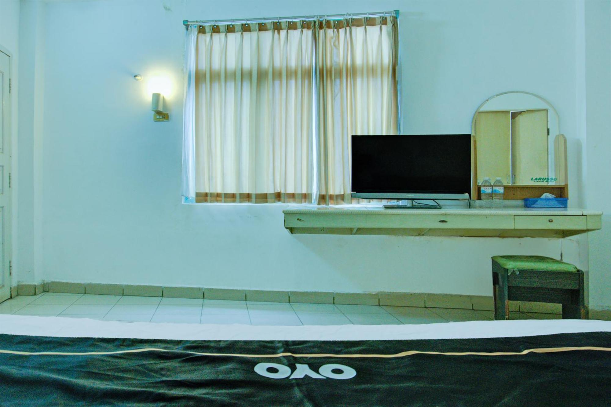Townhouse Oak Palembang Near Jembatan Ampera Formerly Azzura Hotel 외부 사진