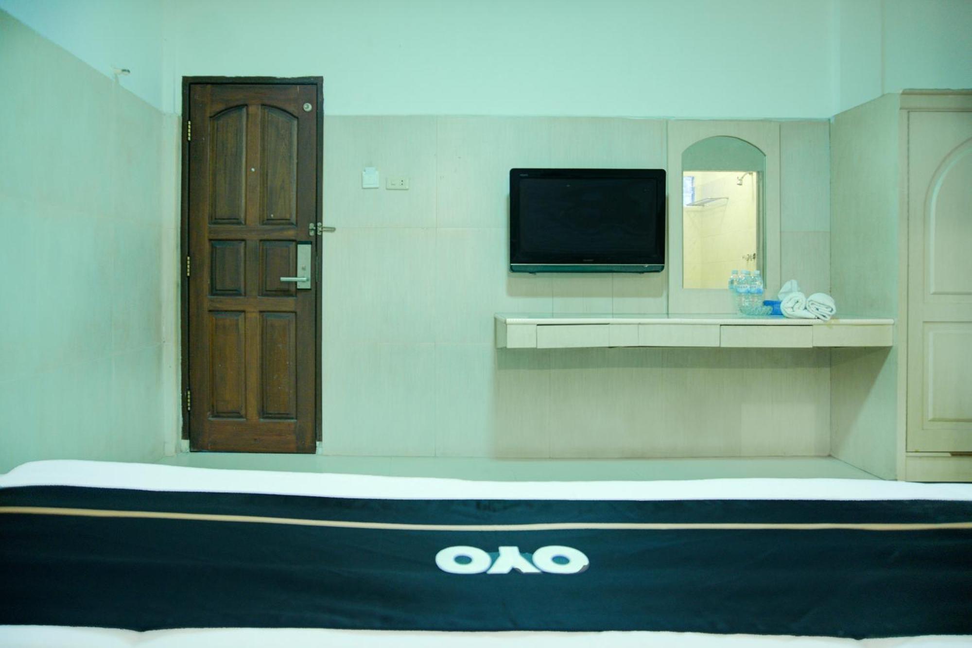Townhouse Oak Palembang Near Jembatan Ampera Formerly Azzura Hotel 외부 사진