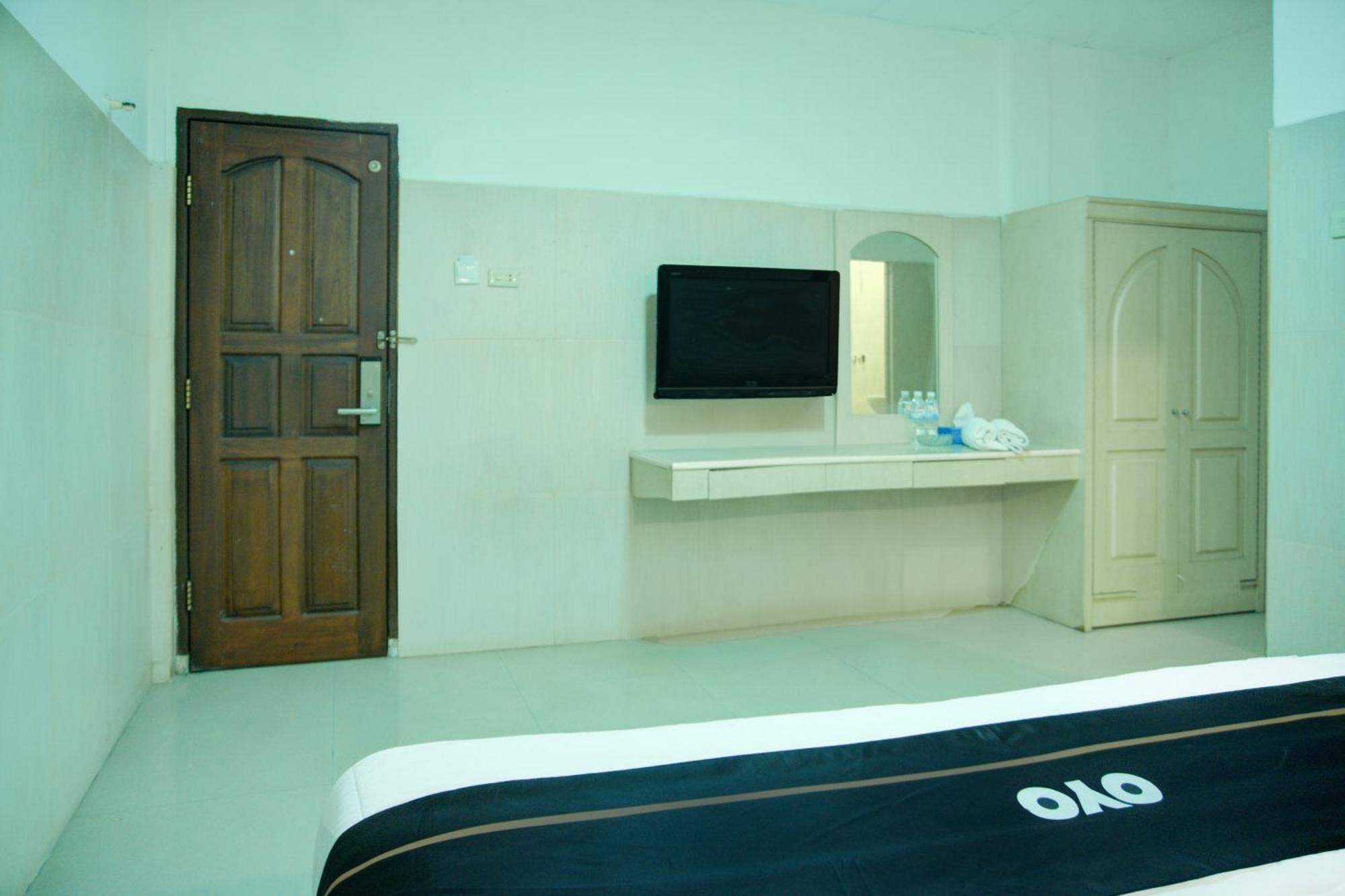 Townhouse Oak Palembang Near Jembatan Ampera Formerly Azzura Hotel 외부 사진